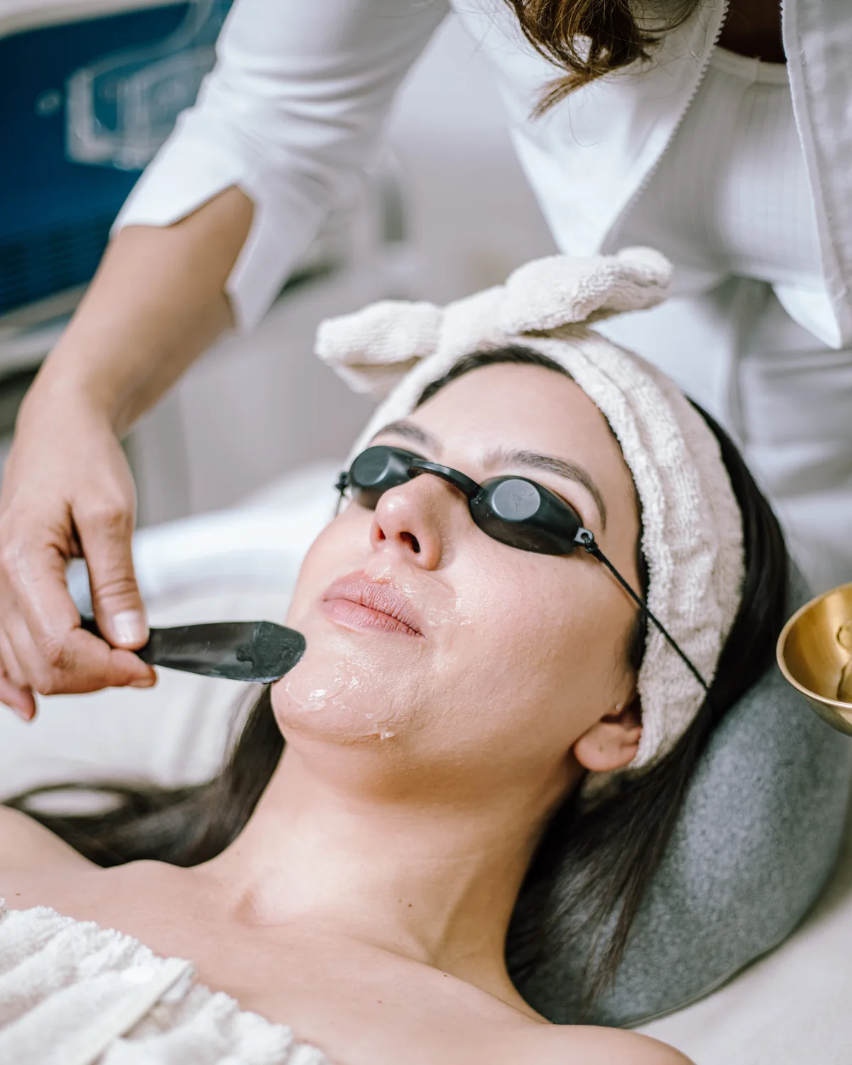 Procedimiento facial con aparatología en Acné Faciales Irapuato